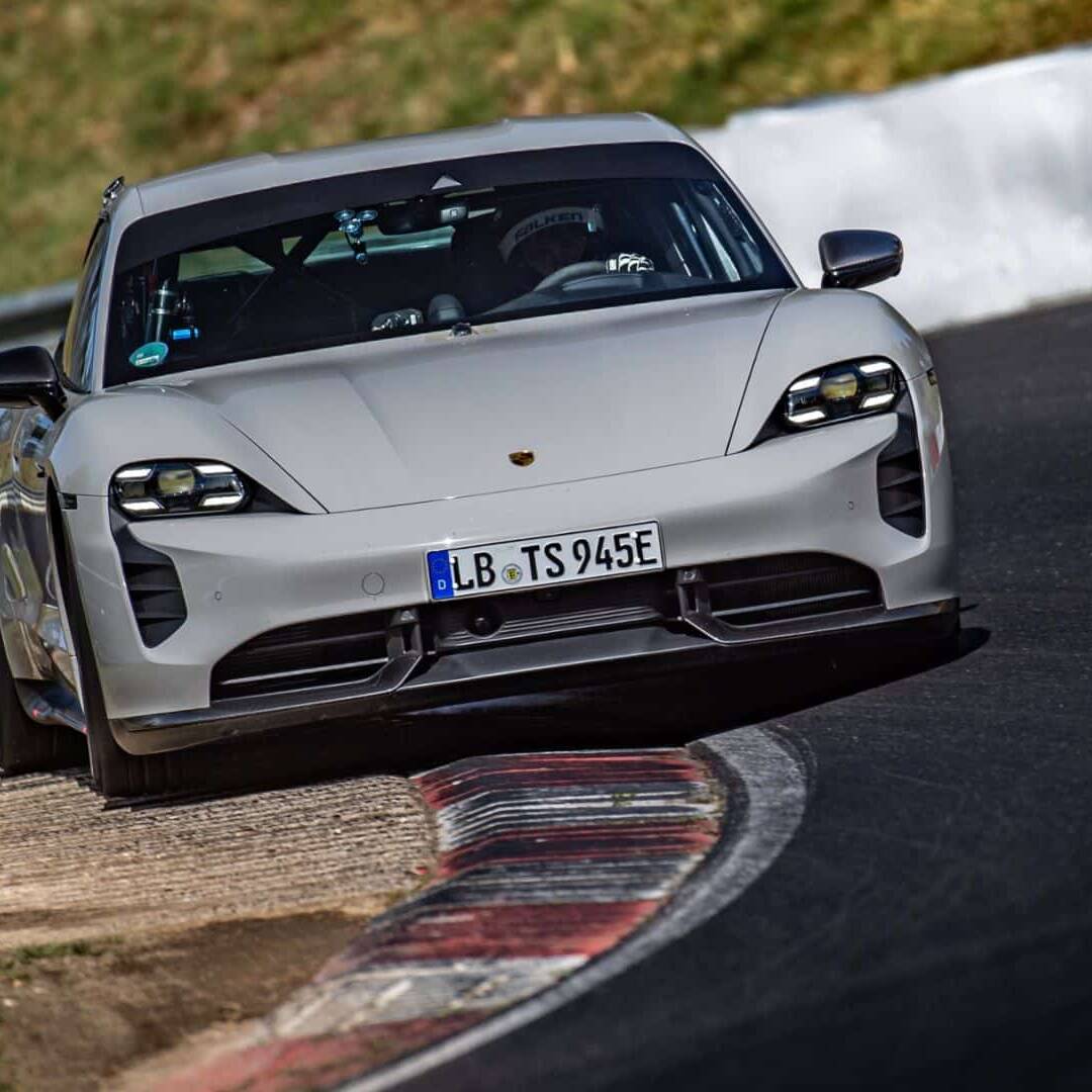 Porsche Taycan Turbo S voiture électrique