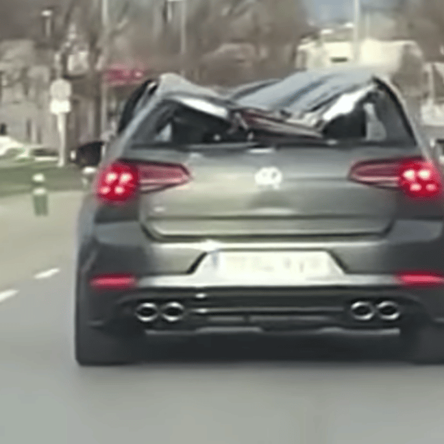 Volkswagen Golf R toit écrasé