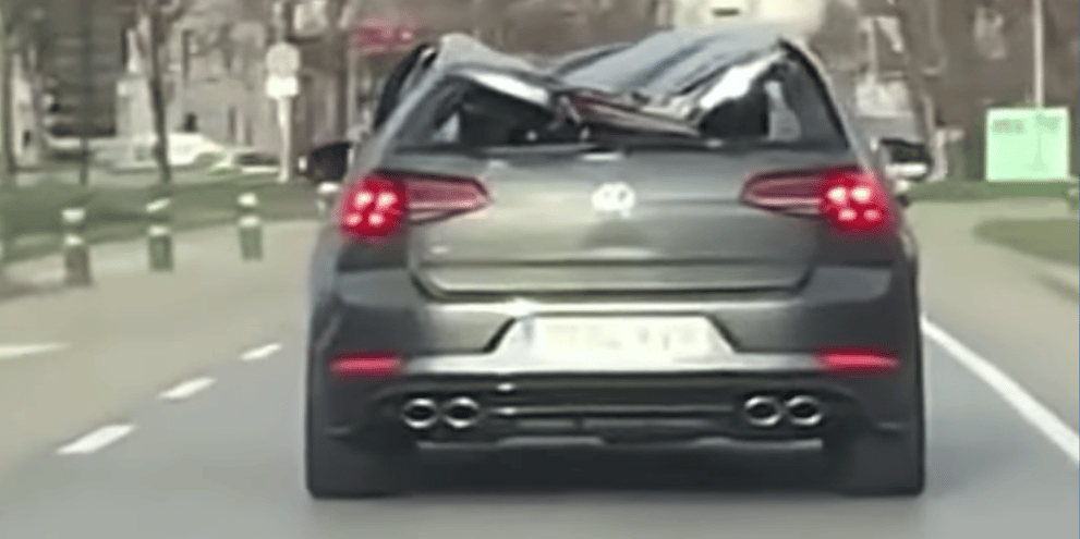 Volkswagen Golf R toit écrasé