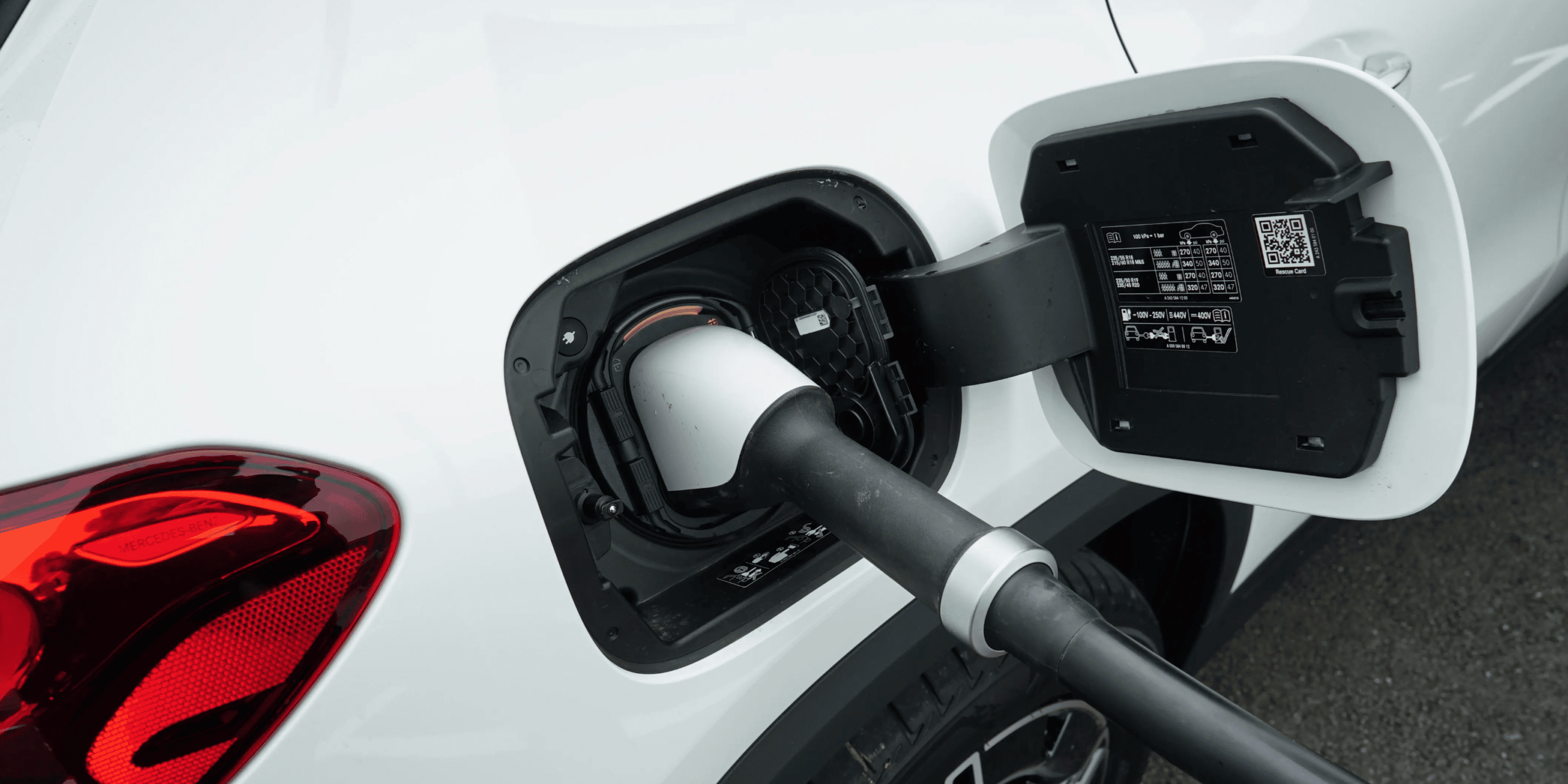 voiture électrique bornes de recharge