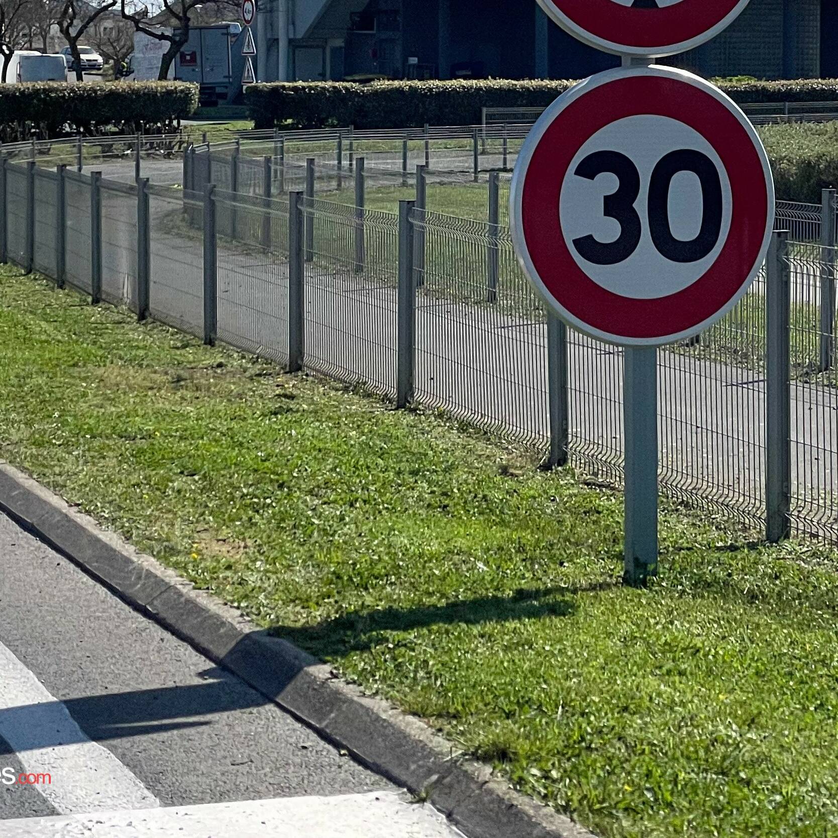 30 km/h en ville Triel-sur-Seine