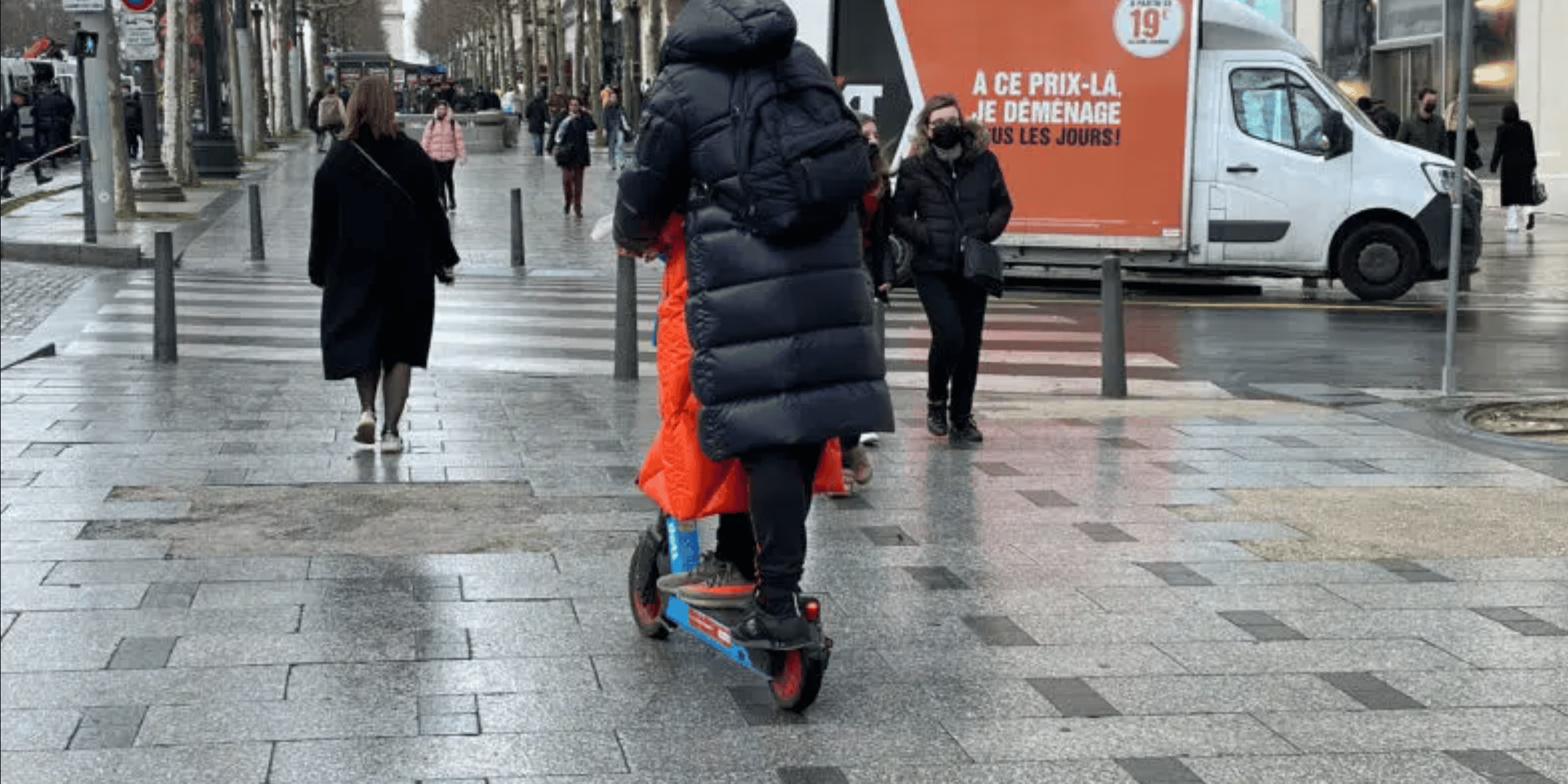 Trottinettes électriques libre-service Paris Anne Hidalgo