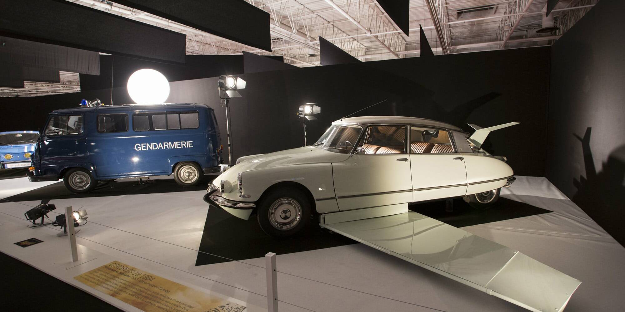 Fantômas se déchaîne Citroën DS volante Fantômas Netflix