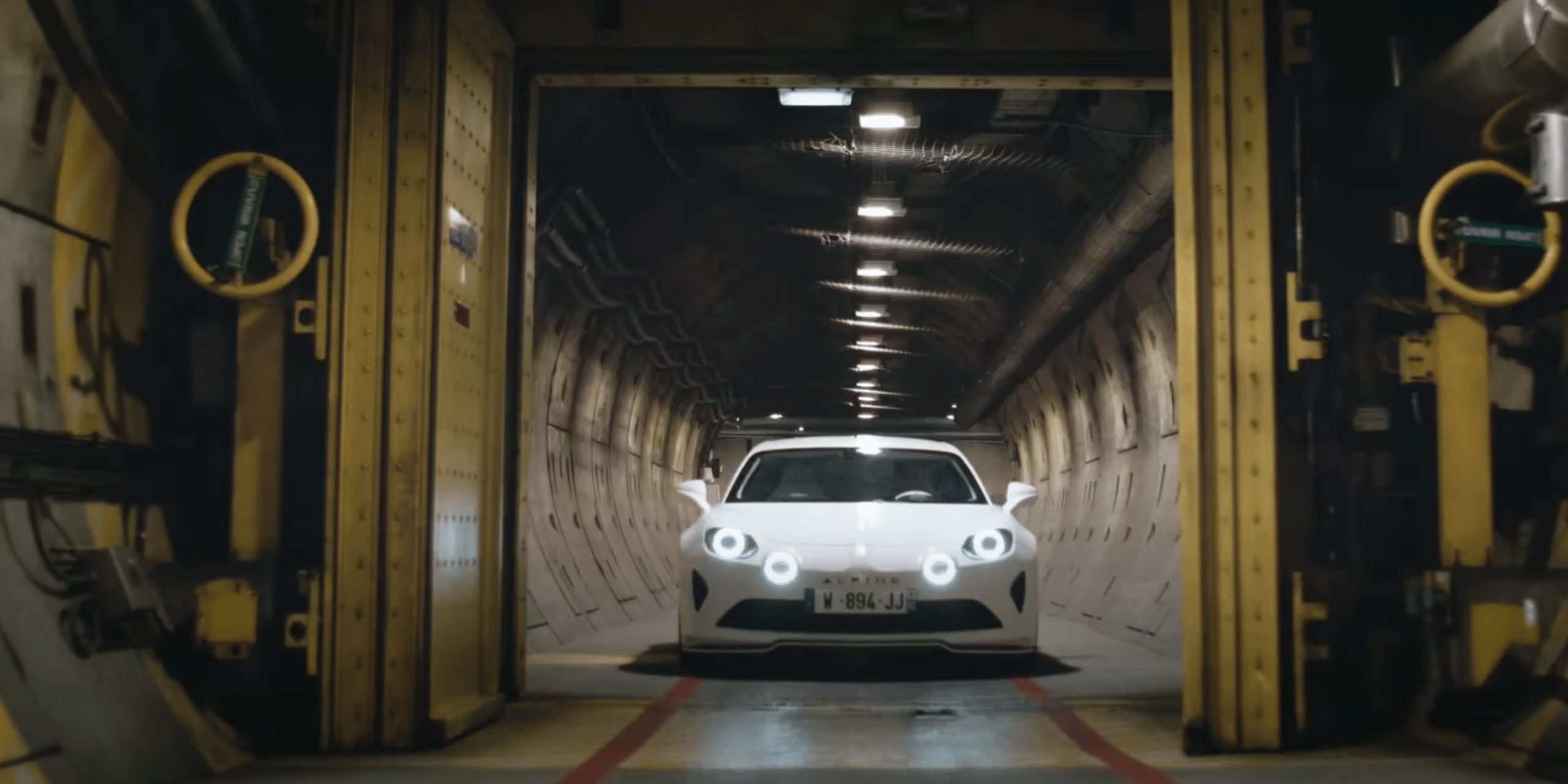 Alpine A110 E-ternité Pierre Gasly Esteban Ocon Alpine F1 Team Eurotunnel