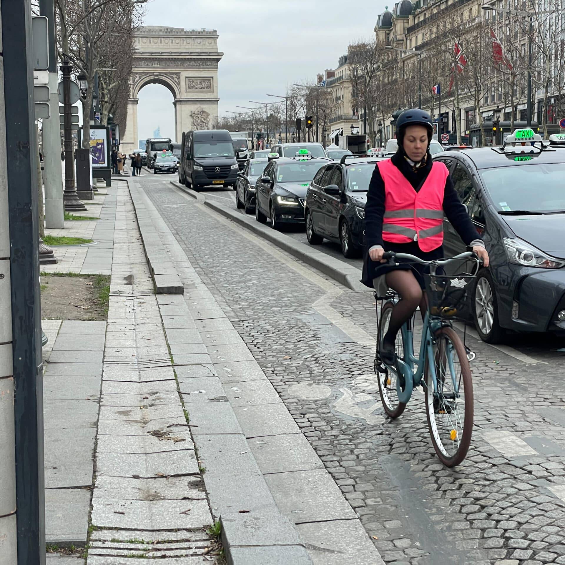 Paris Anne Hidalgo Code de la rue parisien