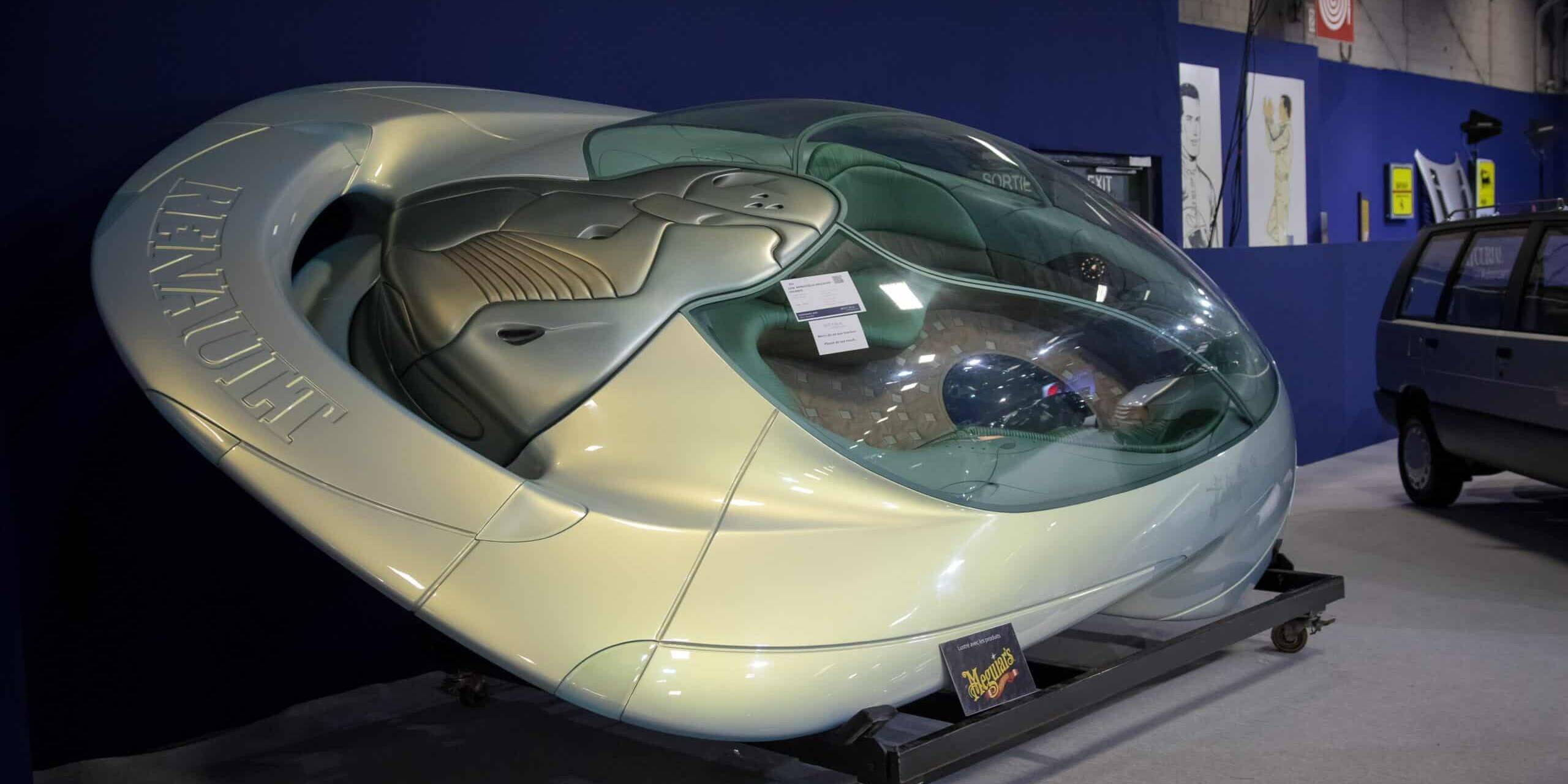 soucoupe volante Renault Rétromobile 2023 Artcurial Motorcars