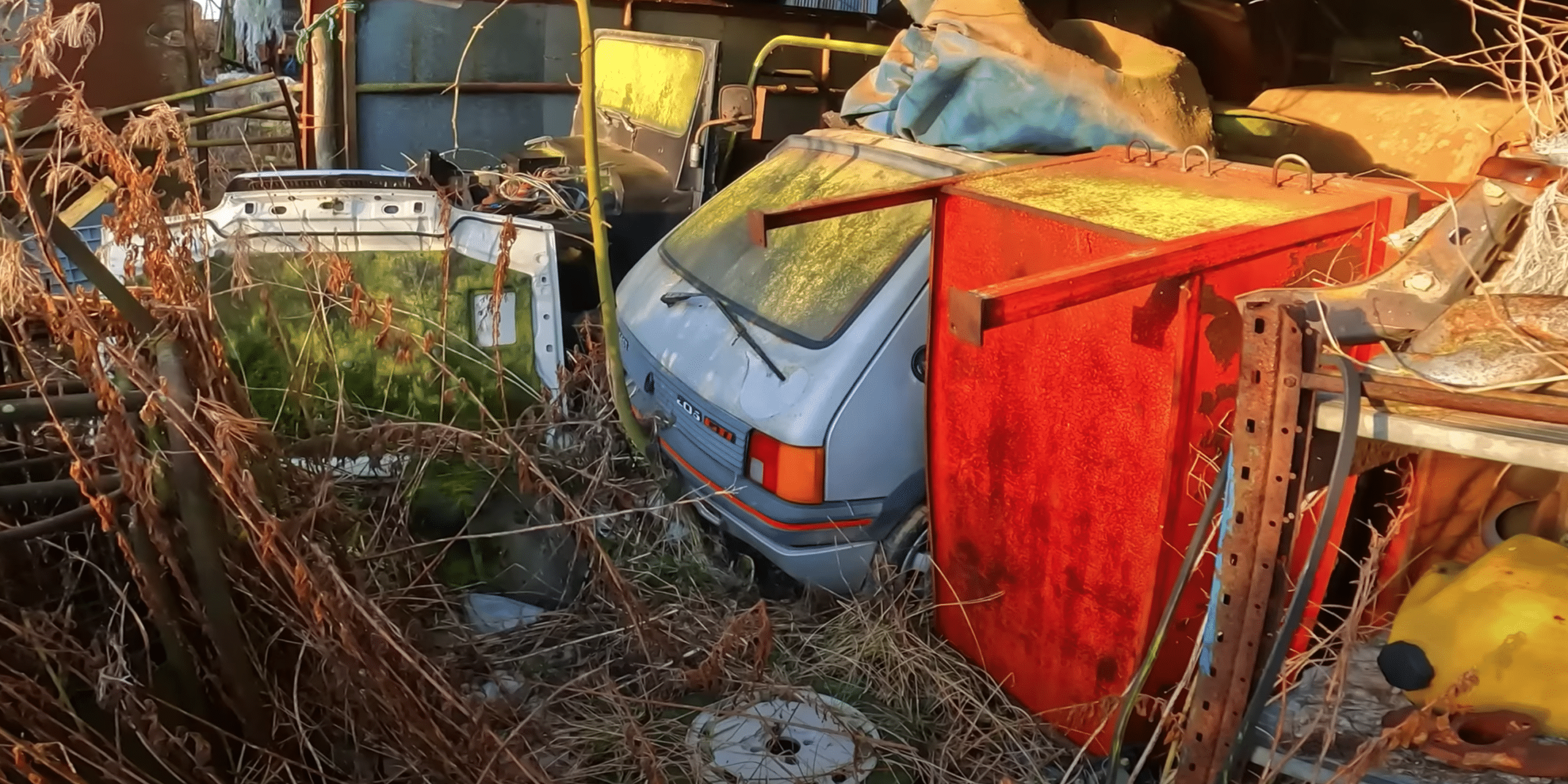 Peugeot 205 GTI urbex youngtimers