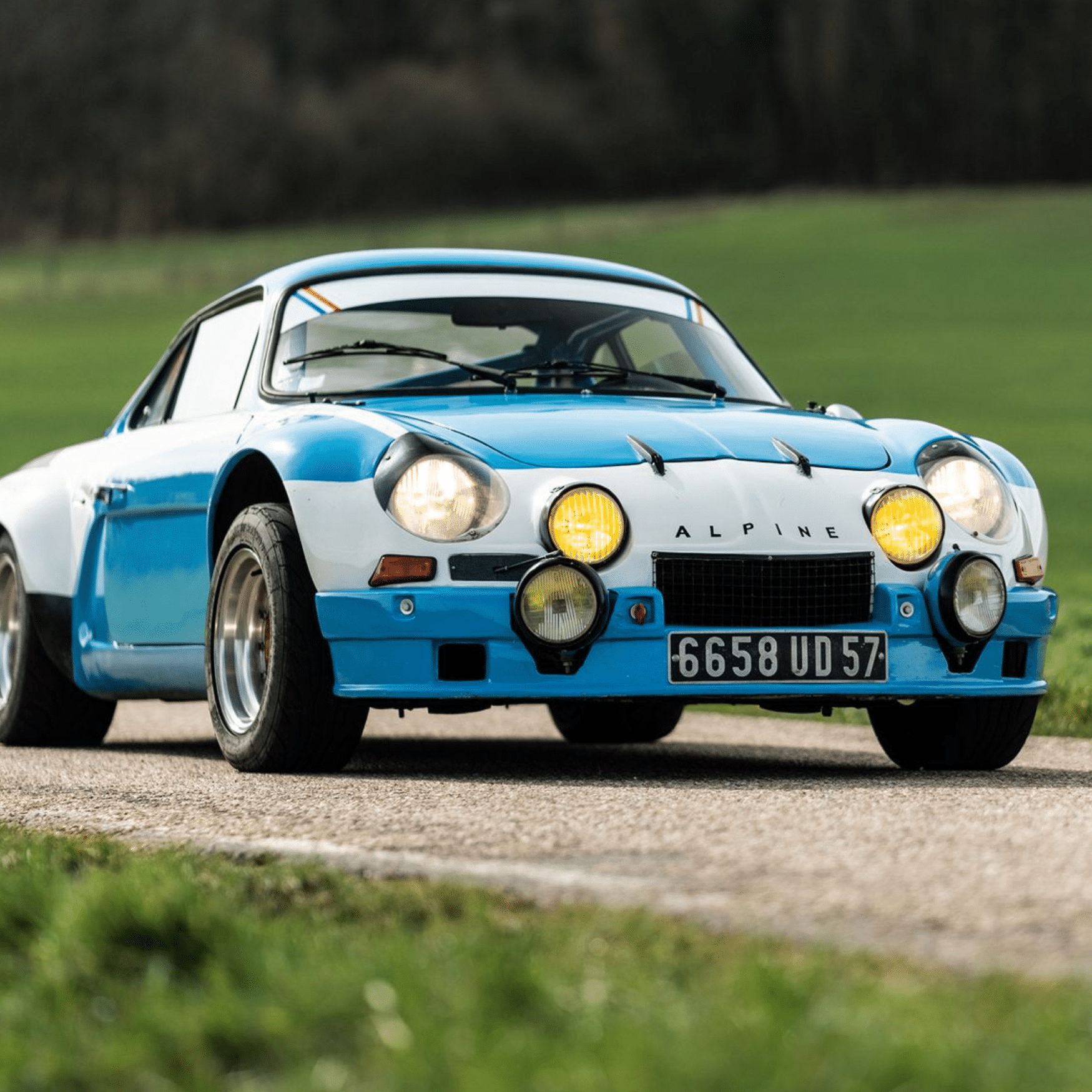 Tour Auto 2023 vente aux enchères Aguttes Alpine A110 1600 S Compétition Usine