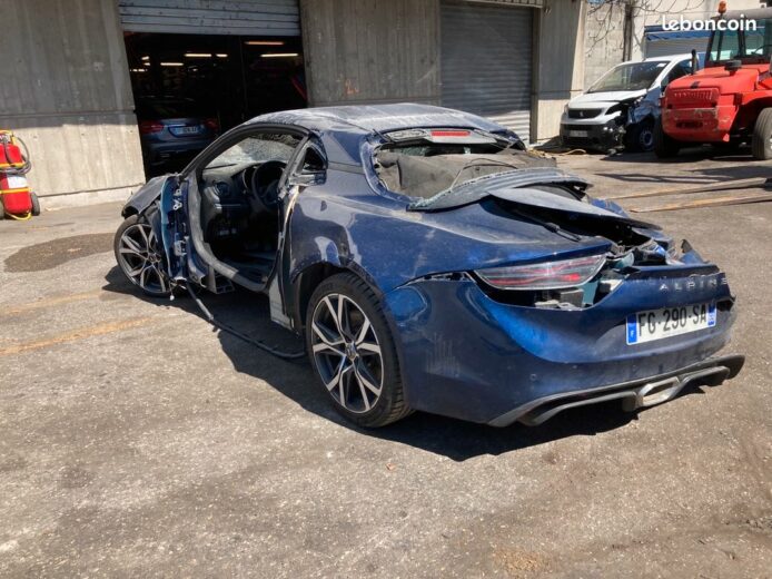 Alpine A110 une épave à vendre 17 500 € Les Voitures