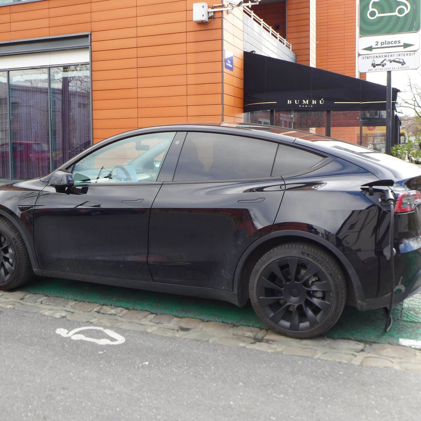 Tesla Model Y voiture électrique