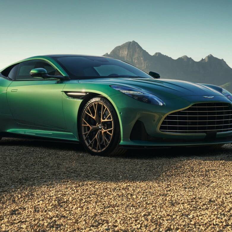 Aston Martin DB12 2023 Super Tourer V8