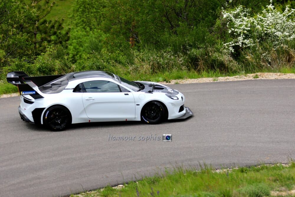 Alpine A Pikes Peak L Impressionnante Berlinette En Essai Dans La Dr Me Les Voitures