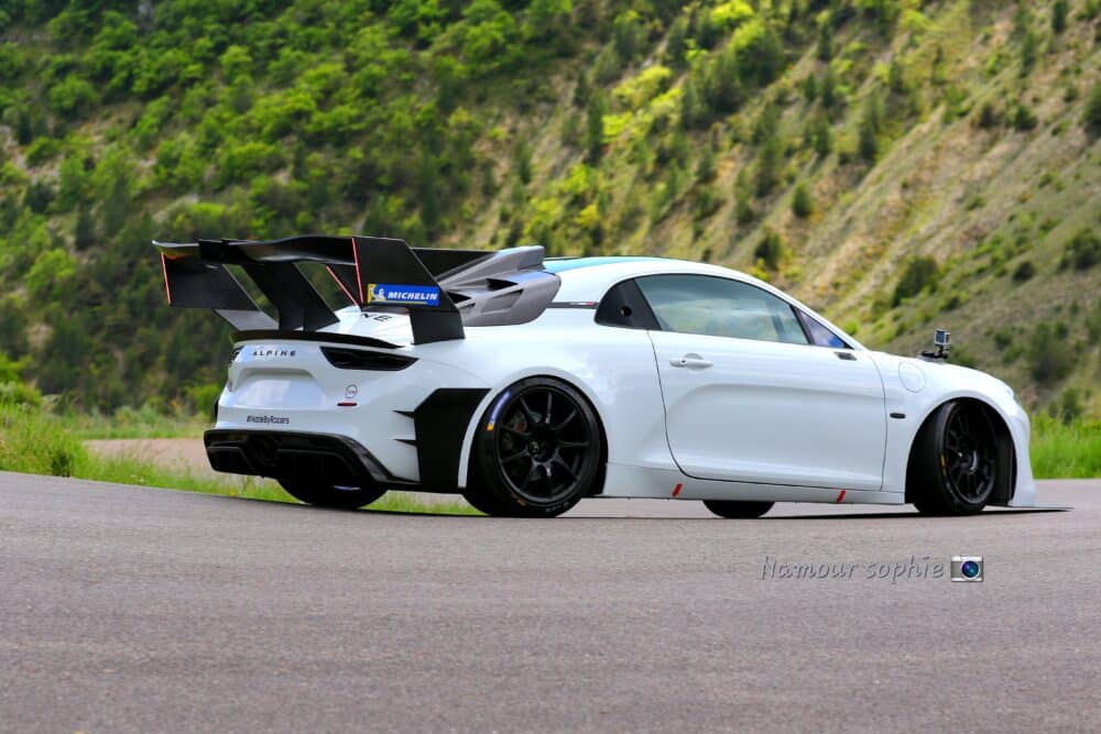 Alpine A110 Pikes Peak : L'impressionnante Berlinette En Essai Dans La ...