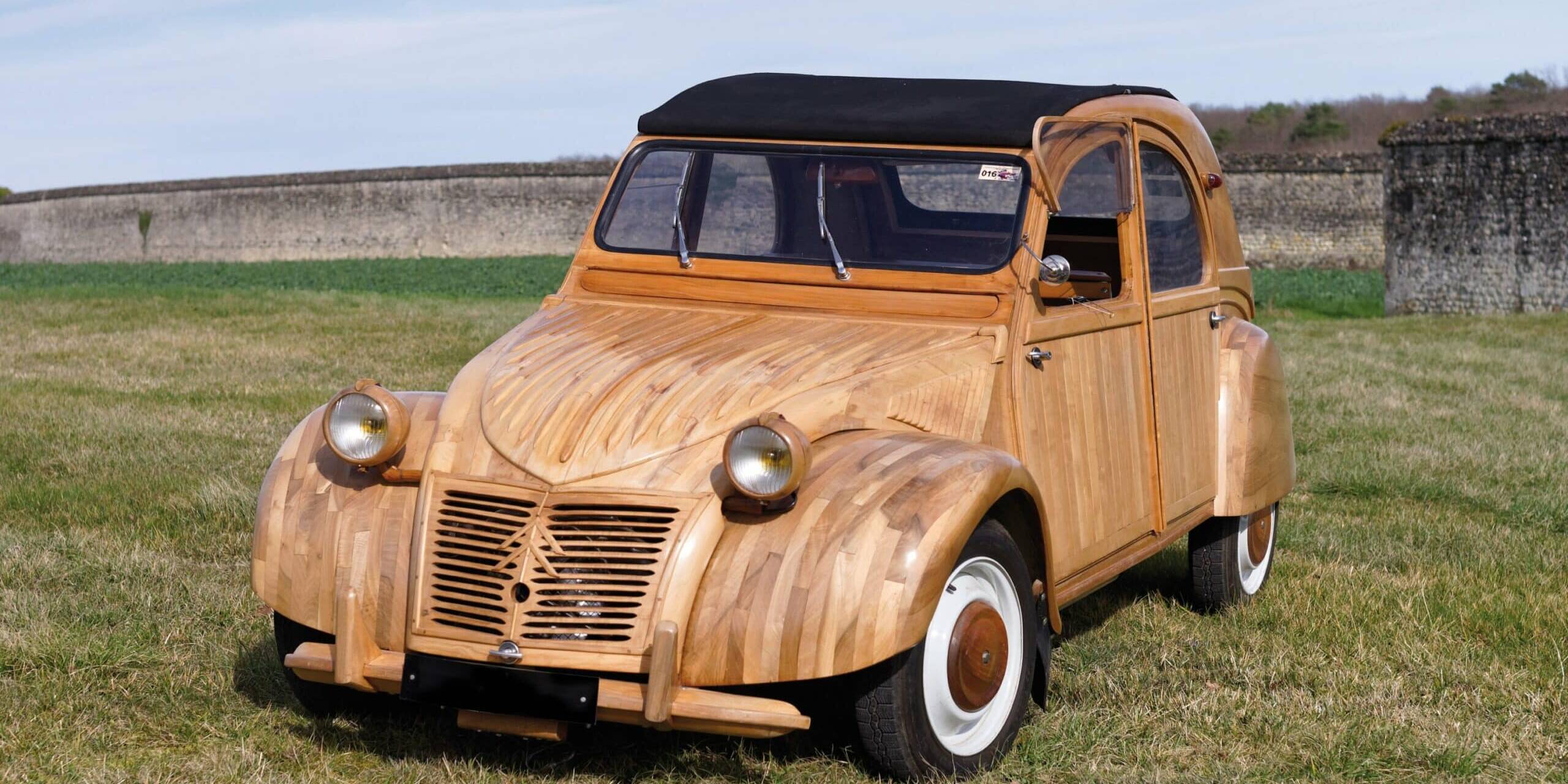 Citroën 2CV en bois