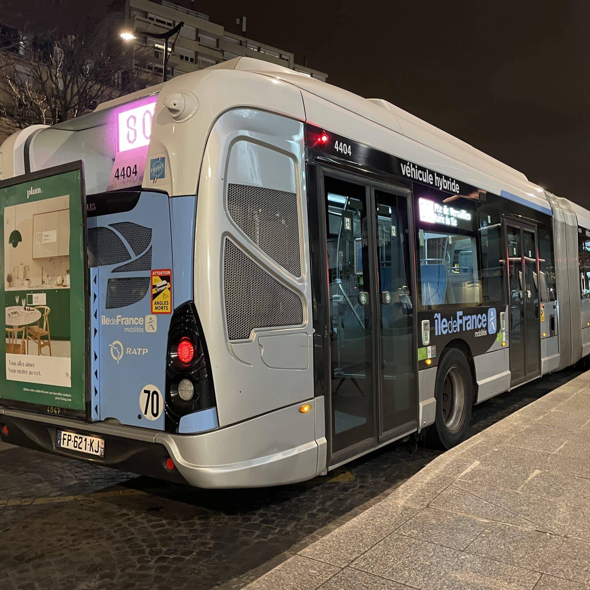 Bus hybride rechargeable incendie Paris RATP