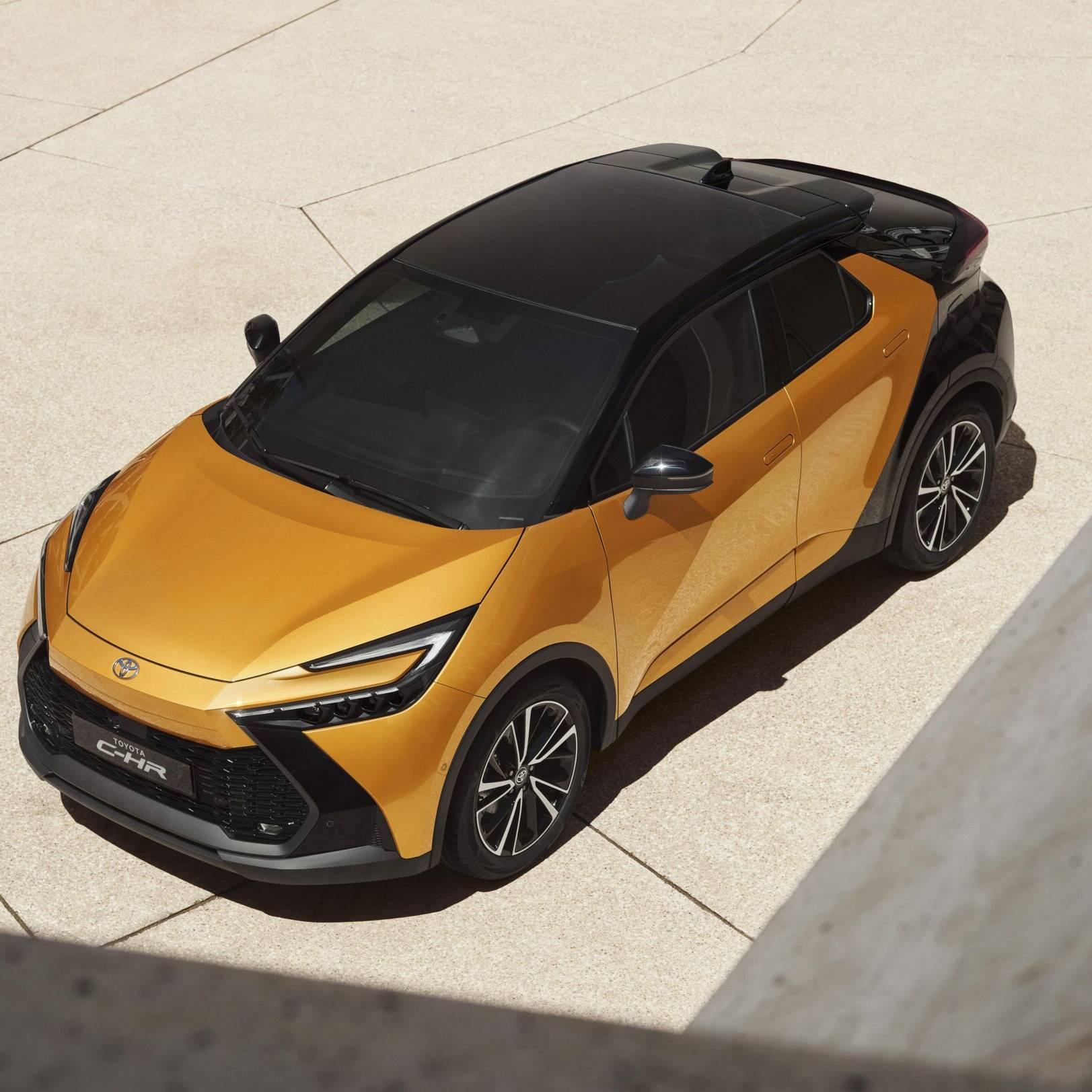 Toyota C-HR 2024 SUV hybride
