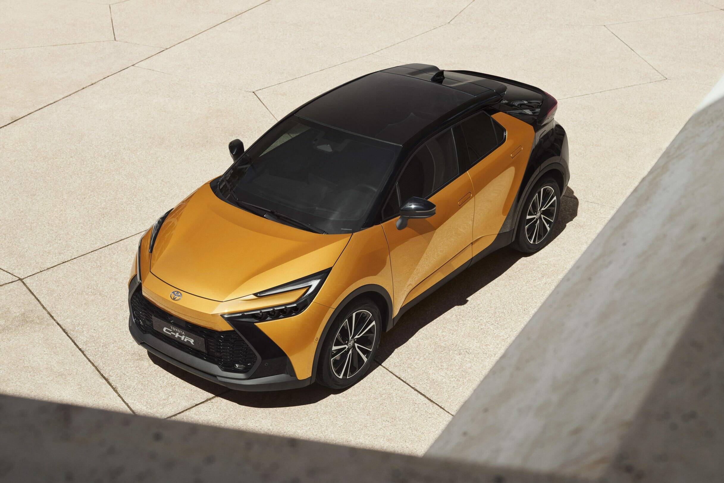 Toyota C-HR 2024 SUV hybride