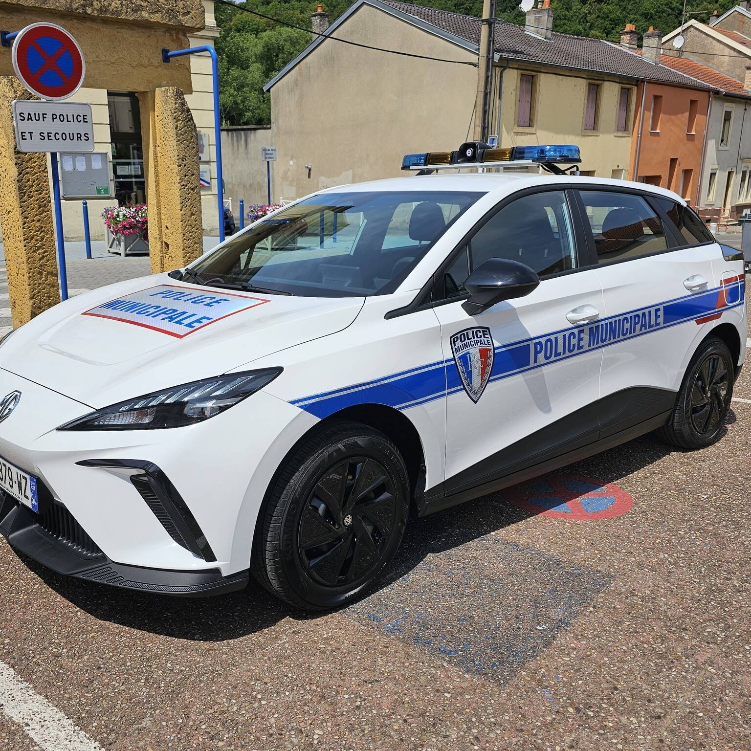 MG4 voiture électrique police municipale