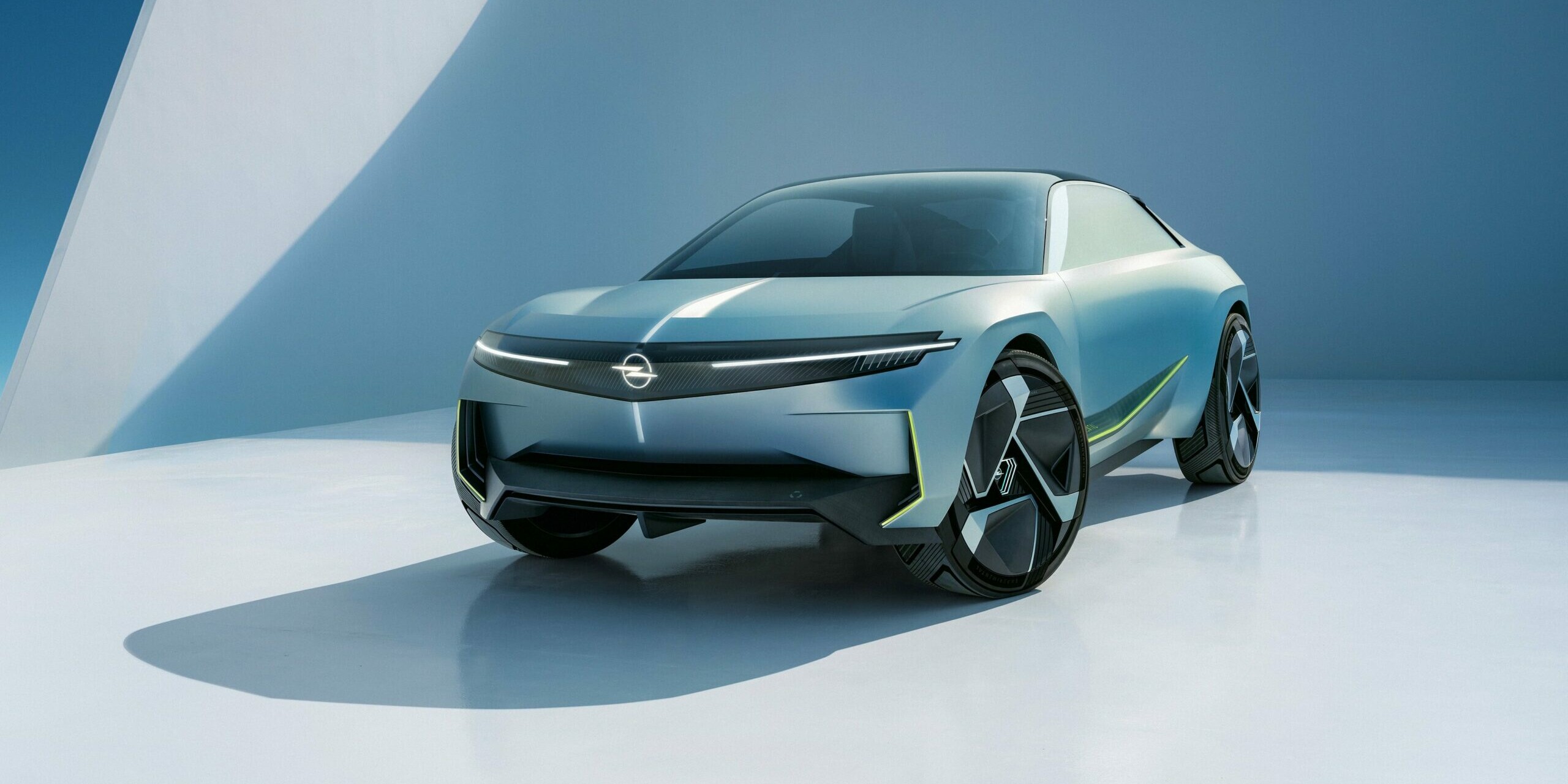 concept-car Opel Experimental voiture électrique Manta