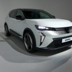 Voiture de l'Année 2024 Renault Scénic E-Tech electric Peugeot e-3008