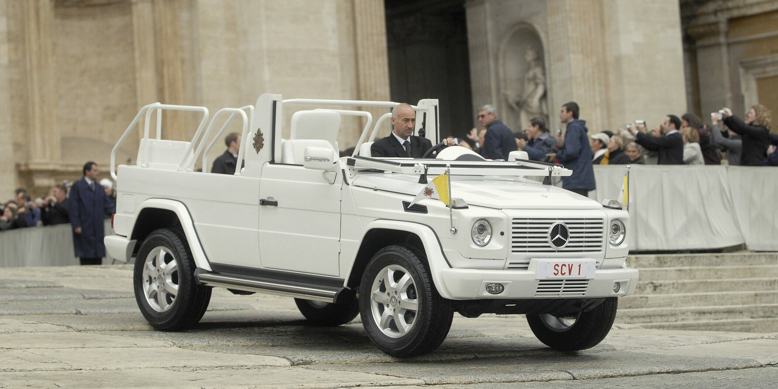 Pape François Marseille Papamobile voiture du Pape Rencontres méditerranéennes