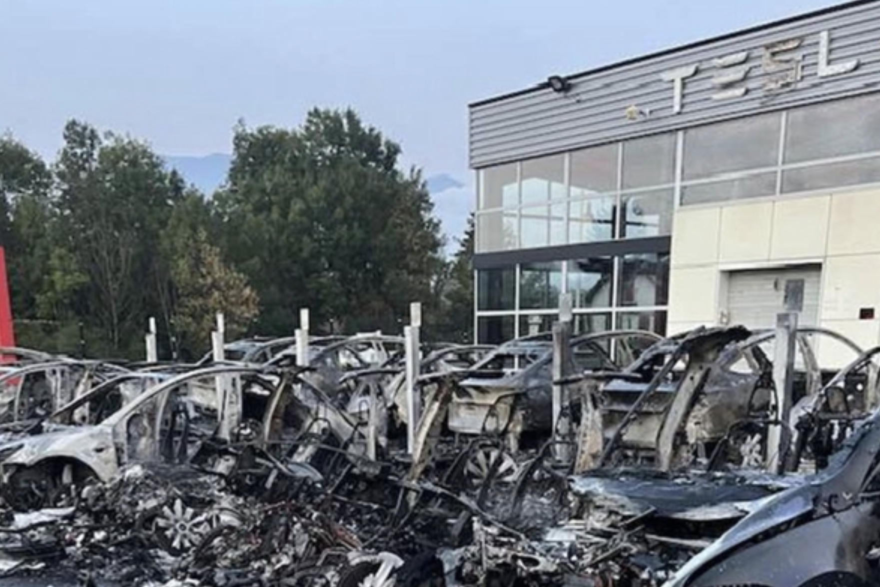 Tesla incendie voitures électrique incendie voiture électrique