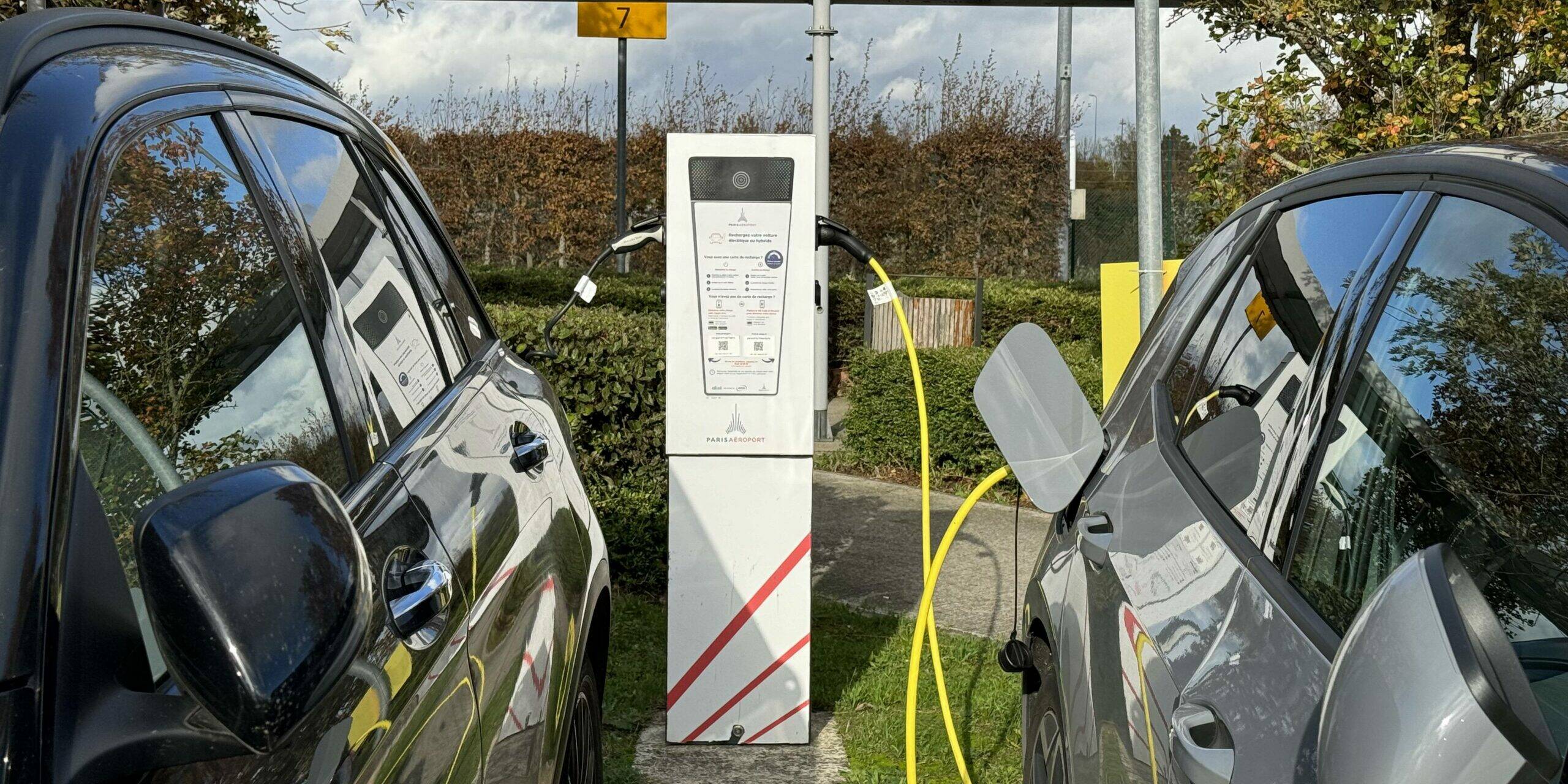 bornes de recharge UFC-Que-Choisir UFC Que Choisir voitures électriques bornes de recharge vols de cuivre
