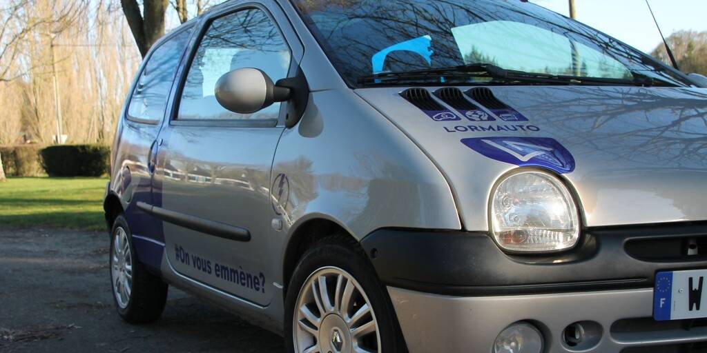 Renault Twingo voiture électrique 100 € par mois Lormauto rétrofit Lormauto