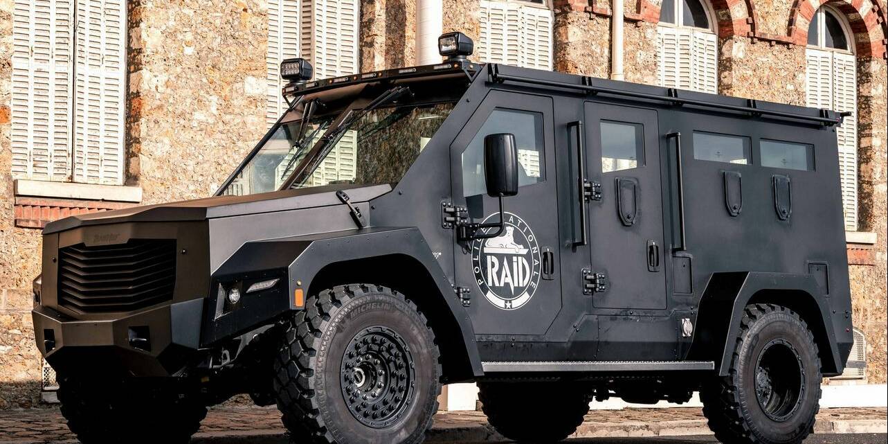 RAID véhicule blindé Gendarmerie nationale Cambli BlackWolf JO Paris 2024