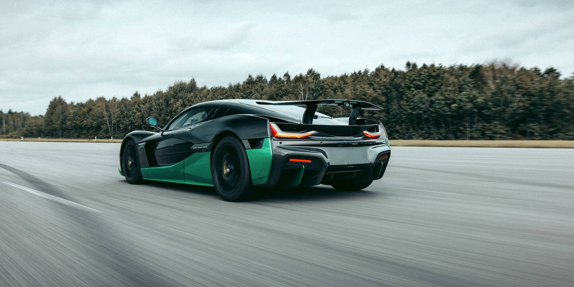Rimac Nevera voiture électrique 275 km/h marche arrière