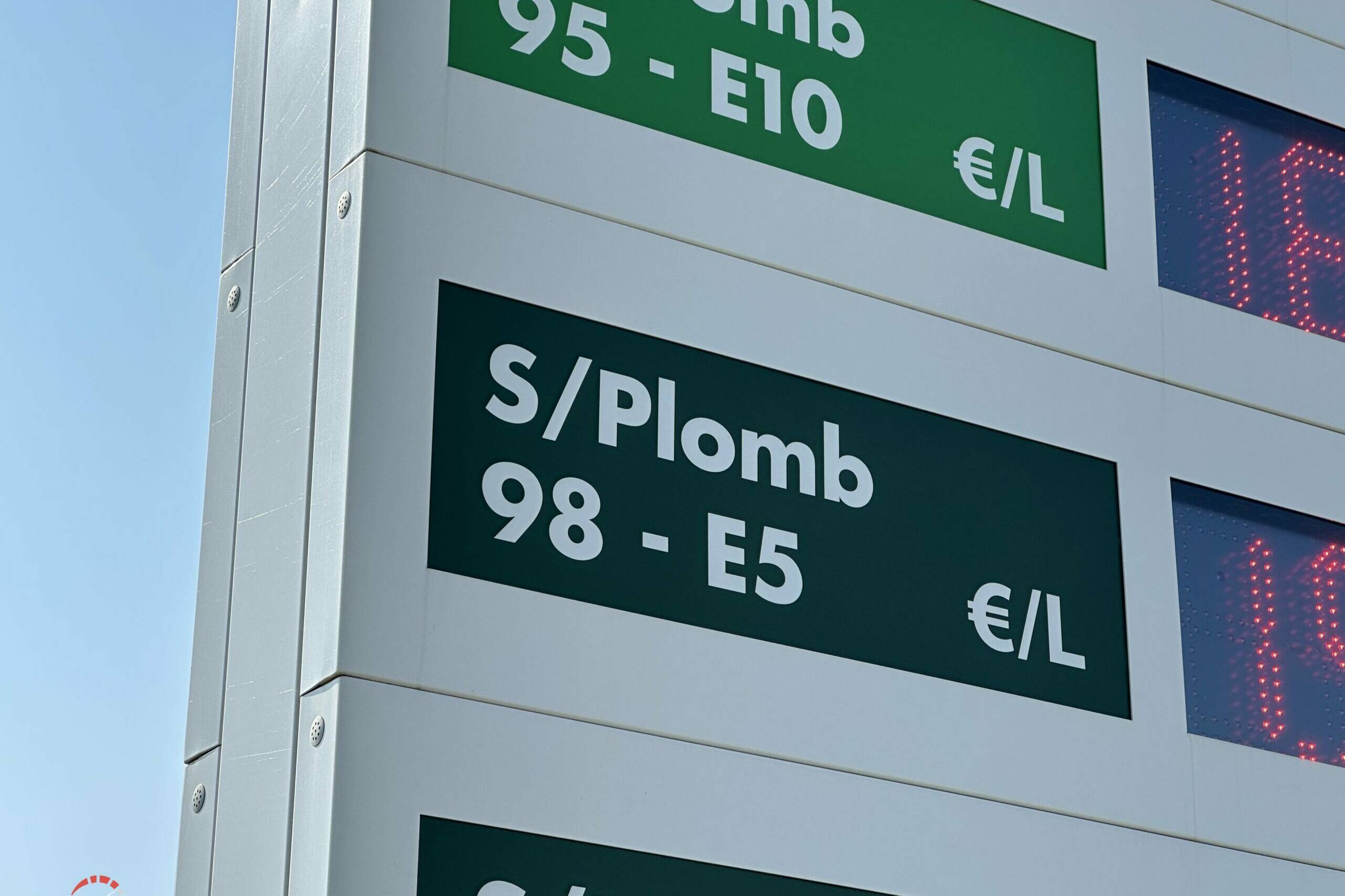 étude Greenpeace prix des carburants