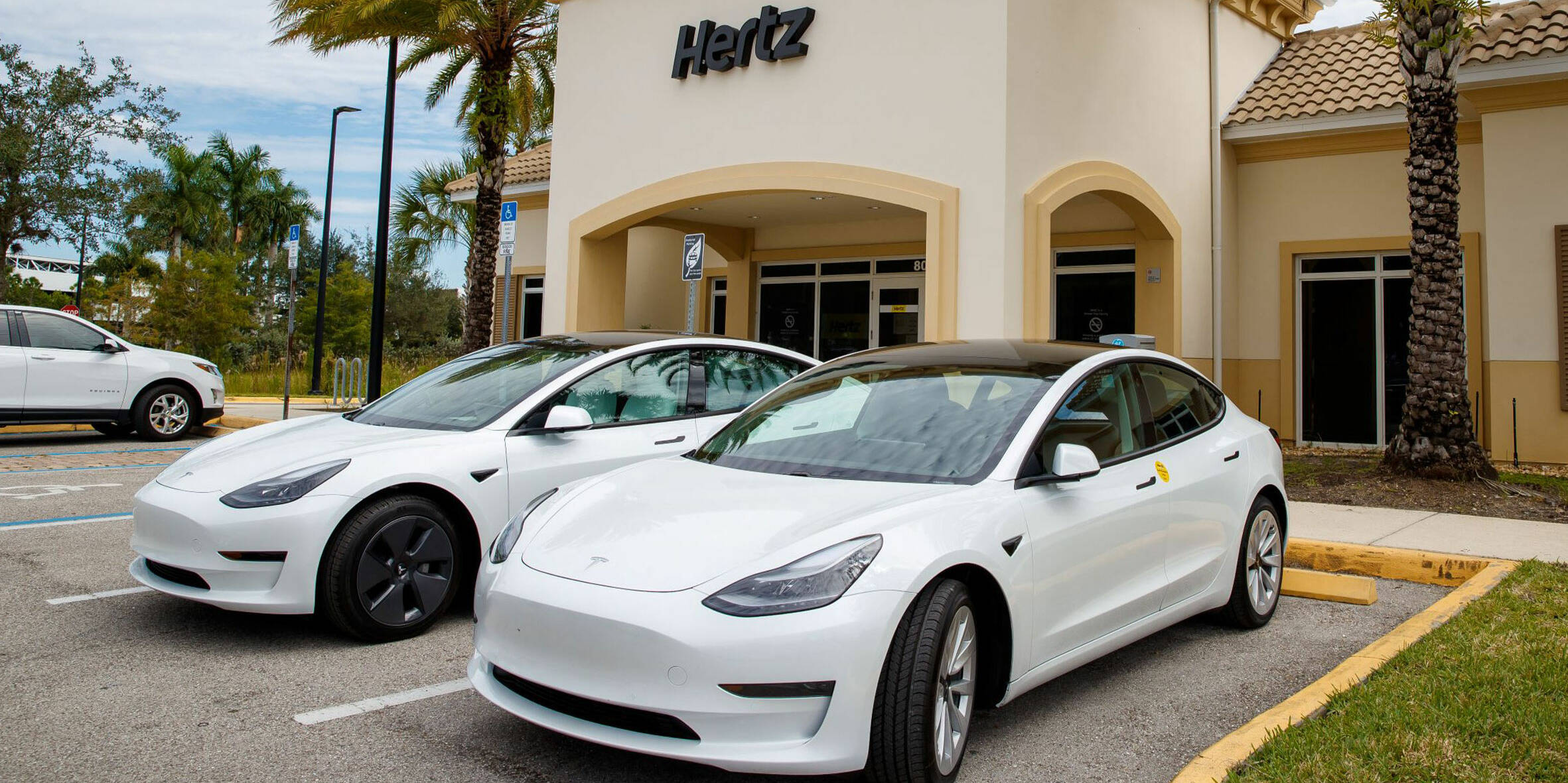 Hertz Tesla voitures électriques
