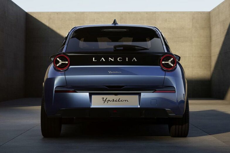 Lancia Ypsilon 2024 voiture électrique