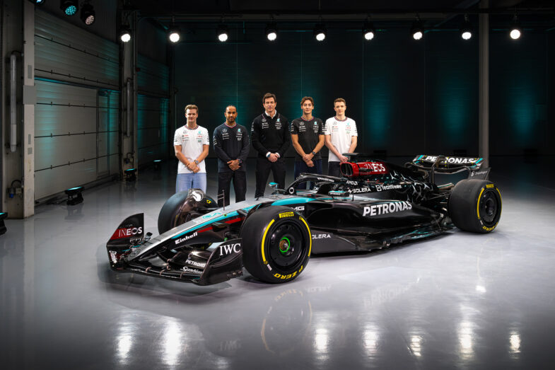 Mercedes-AMG F1 W15 W15 E Performance F1 2024 Lewis Hamilton George Russell