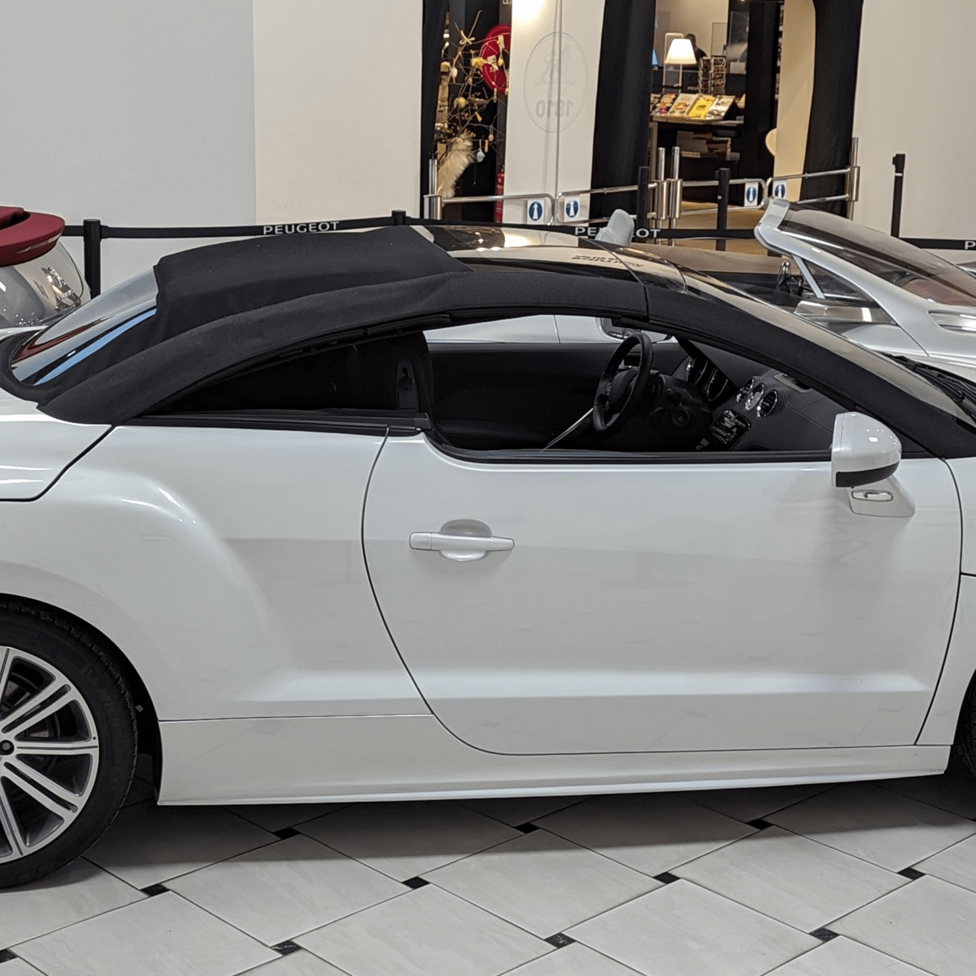 Peugeot RCZ Cabriolet Musée de L'Aventure Peugeot