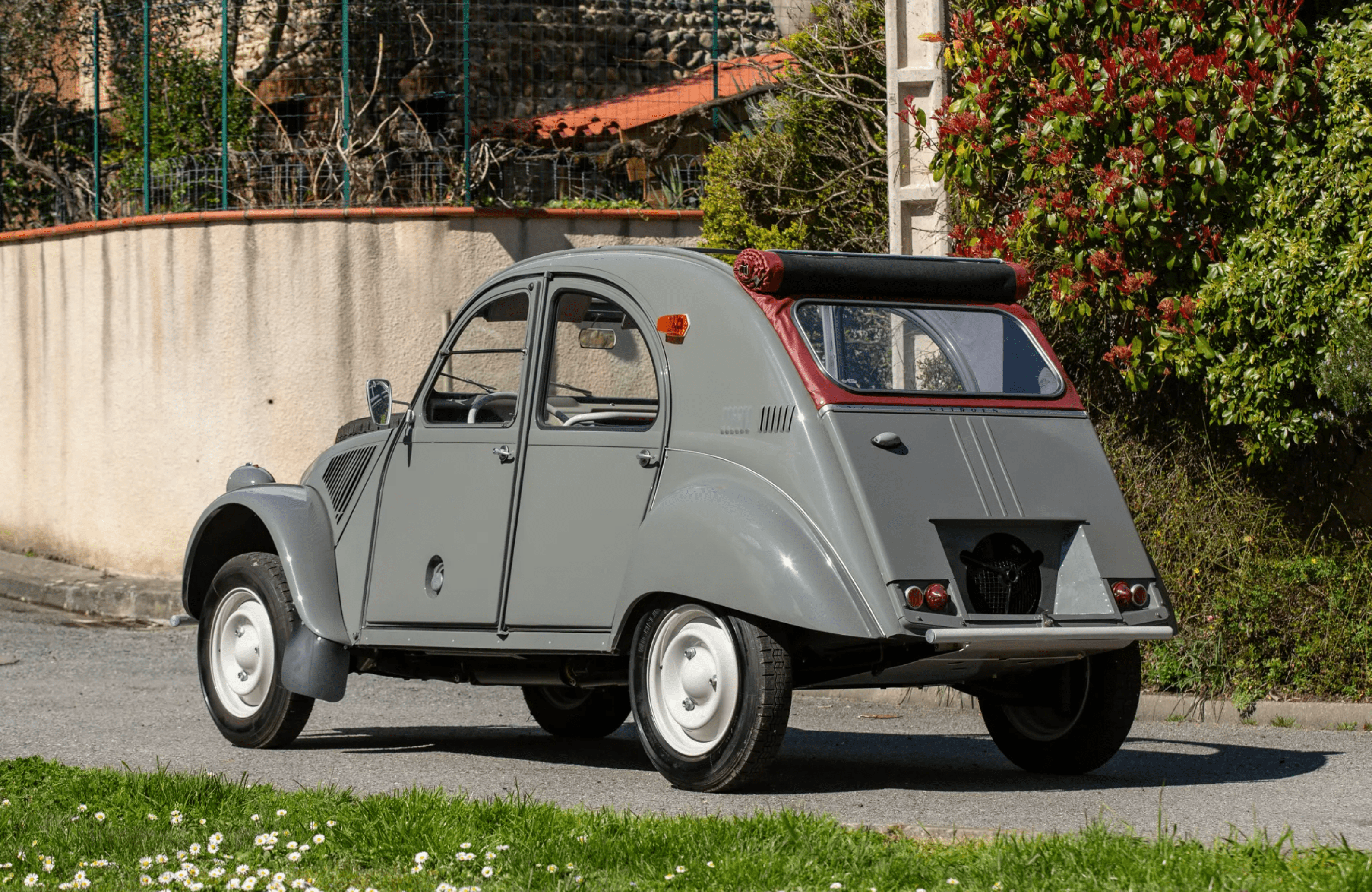 Citro n 2CV Sahara Un Rare Exemplaire Vendre Estim Plus De 100 citro-n-2cv-sahara-un-rare-exemplaire-vendre-estim-plus-de-100