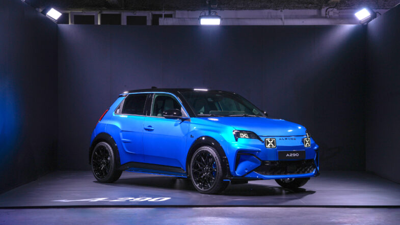 Alpine A290 2024 voiture électrique Renault 5 E-Tech electric Mondial de L'Auto 2024 Paris Expo Porte de Versailles