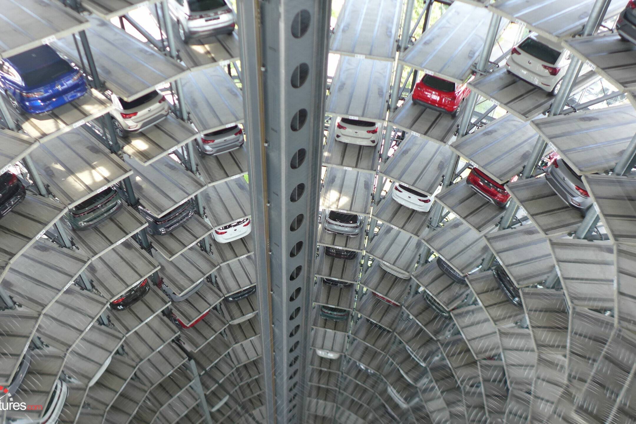 Car Towers Volkswagen Autostadt Wolsburg tour de livraison