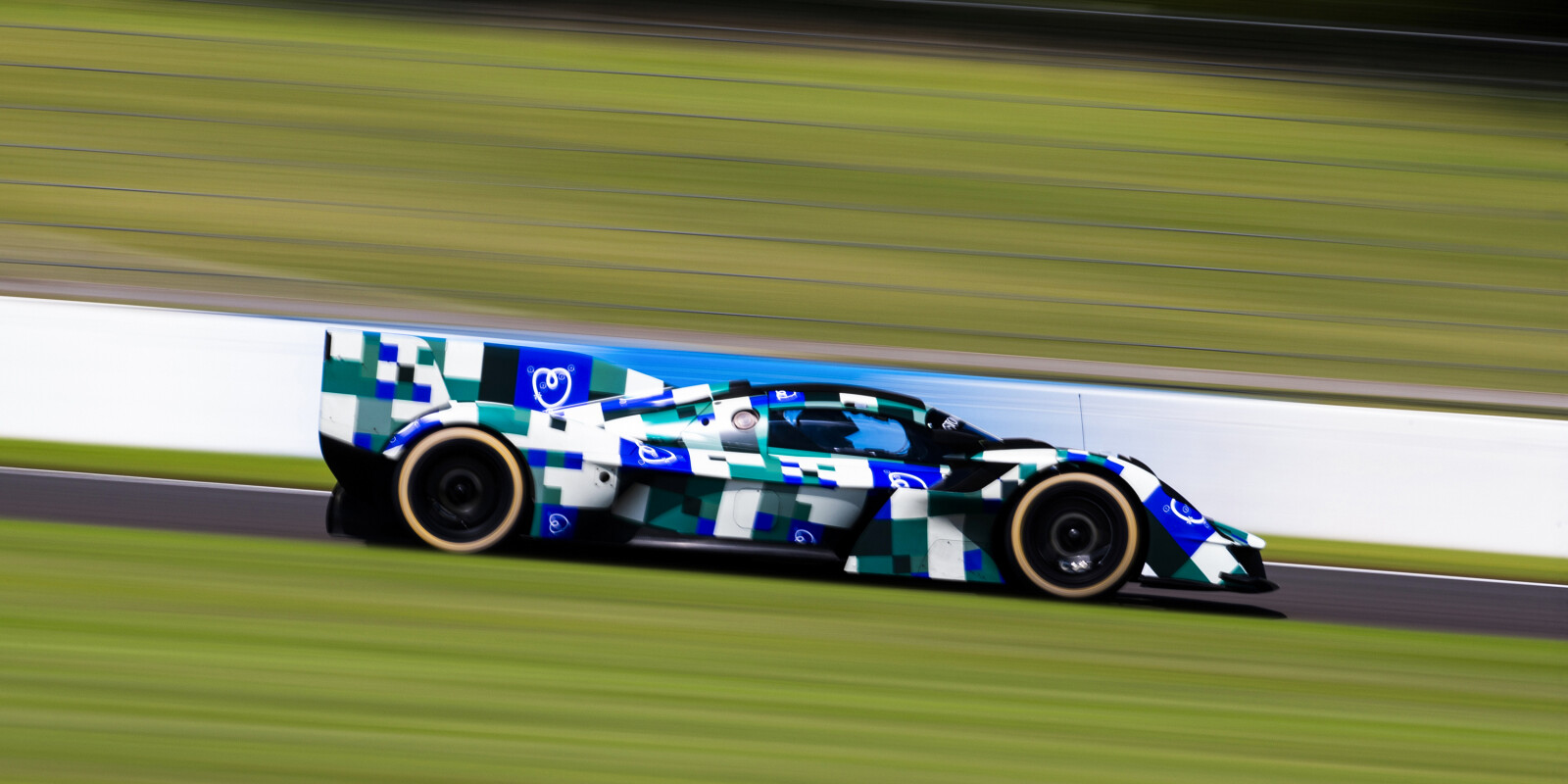 24 Heures du Mans Aston Martin AMR-LMH