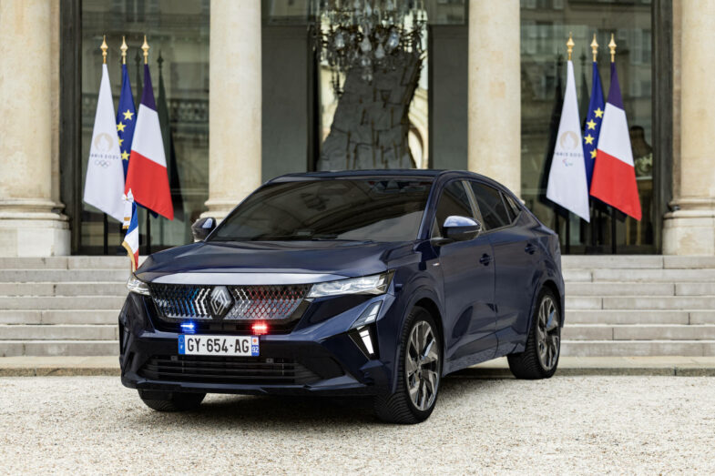 Renault Rafale Emmanuel Macron défilé militaire du 14 juillet défilé du 14 juillet voiture présidentielle Emmanuel Macron Renault Rafale DS N°8