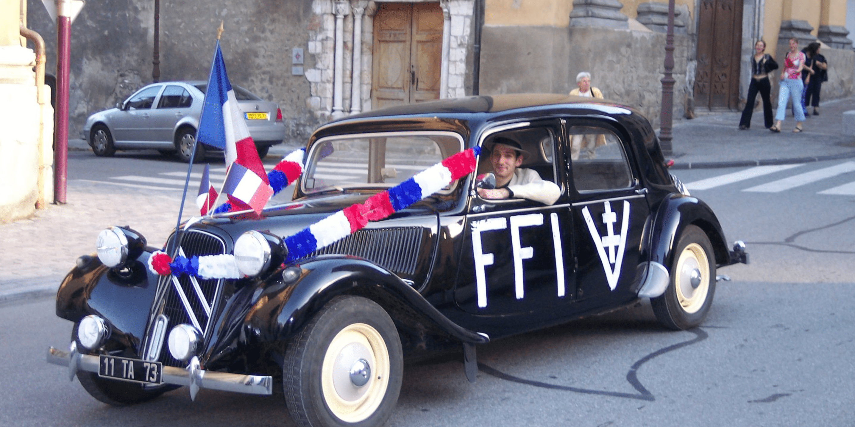 80 ans libération de Paris Citroën Traction FFI
