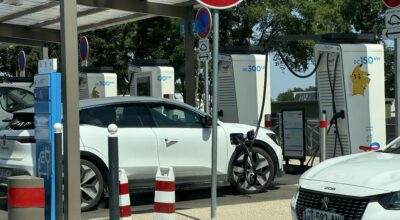 voitures électriques autoroute bornes de recharge autoroute