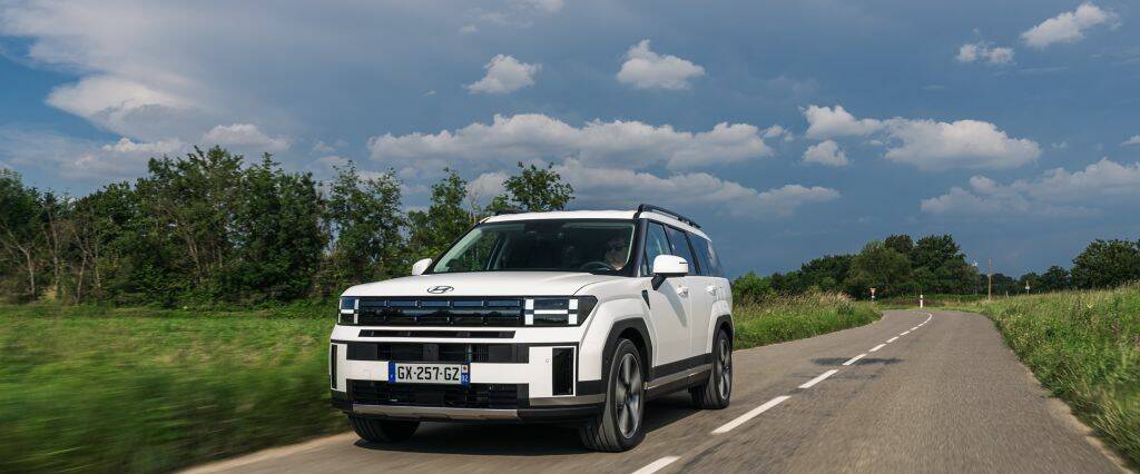 essai Hyundai Santa FE SUV hybride rechargeable 7 places