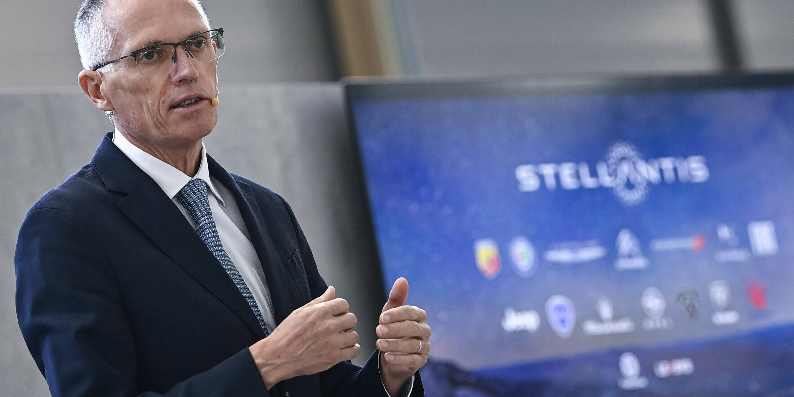 Carlos Tavares Stellantis airbags Takata défectueux