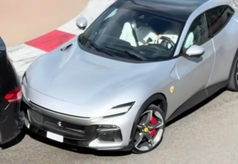 Vidéo : Charles Leclerc abîme bêtement sa Ferrari Purosangue à Monaco