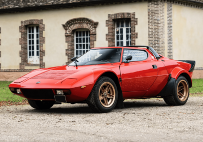 Automobiles sur les Champs vente aux enchères Artcurial Motrocars