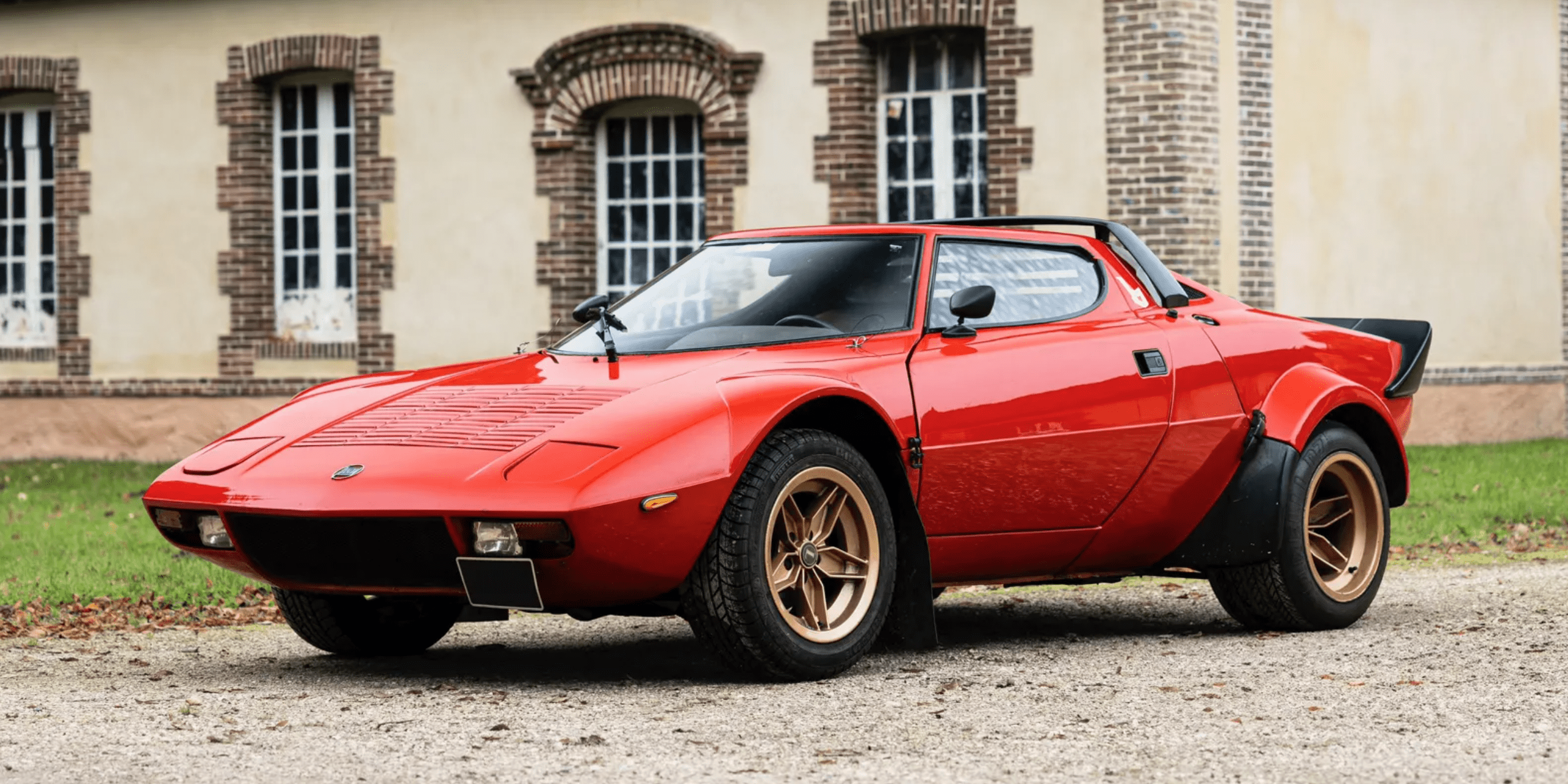 Automobiles sur les Champs vente aux enchères Artcurial Motrocars