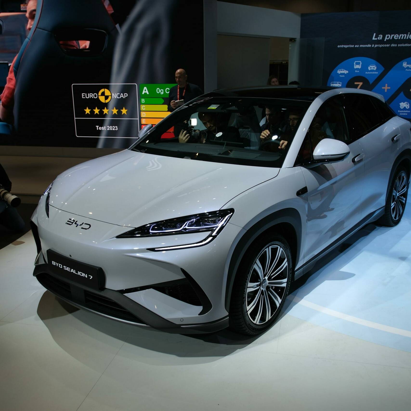 SUV 100% électrique BYD Sealion 7 Tesla Stellantis