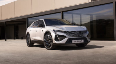 voiture électrique Peugeot e-408 Mondial de L'Auto 2024