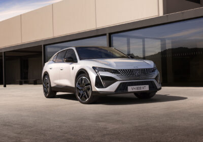 voiture électrique Peugeot e-408 Mondial de L'Auto 2024